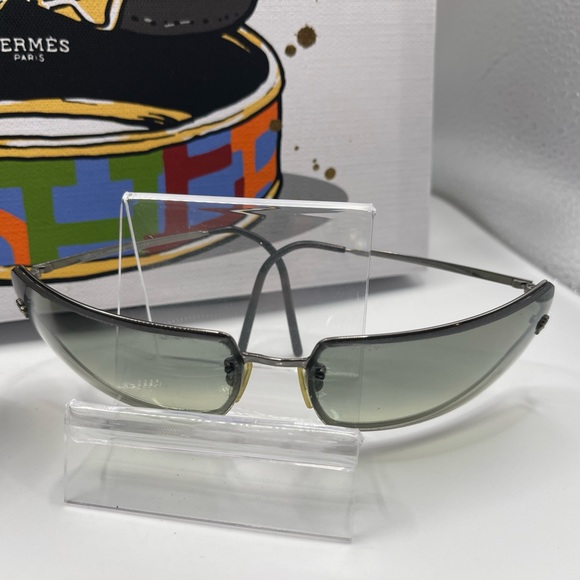 Authentic Versace Sunglasses - Picture 6 of 16